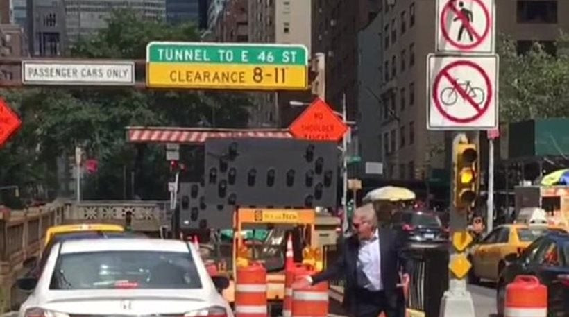 Χρέη… τροχονόμου εκτέλεσε ο Χάρισον Φορντ στην Νέα Υόρκη (βίντεο)